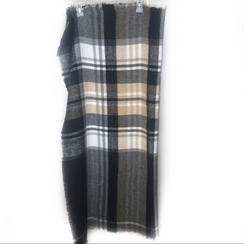 Isa & Stef acrylic scarf!